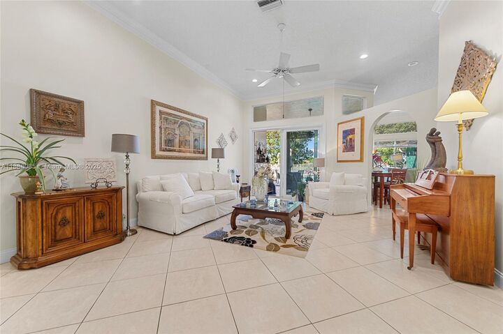 Property Photo:  805 Lake Blvd  FL 33326 