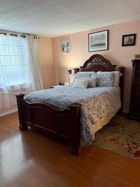 Property Photo:  