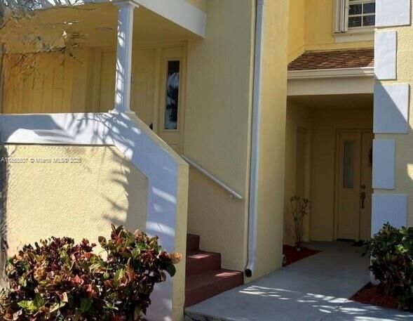 Property Photo:  2258 SE 27th Dr 203-E  FL 33035 