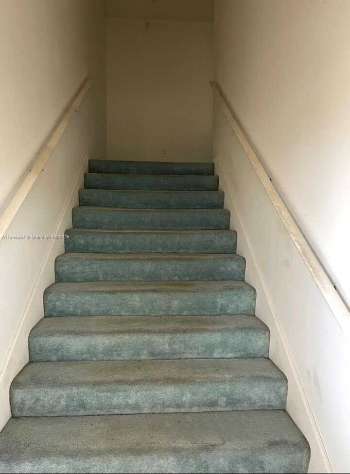 Property Photo:  2258 SE 27th Dr 203-E  FL 33035