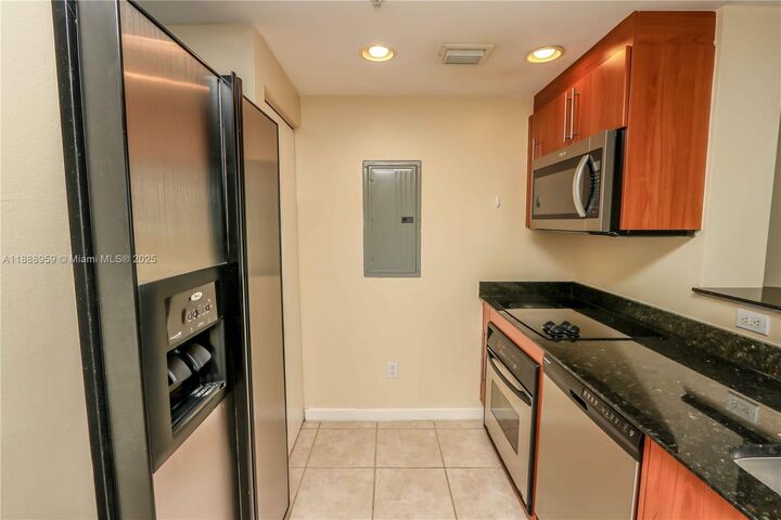 Property Photo:  325 S Biscayne Blvd 2820  FL 33131 