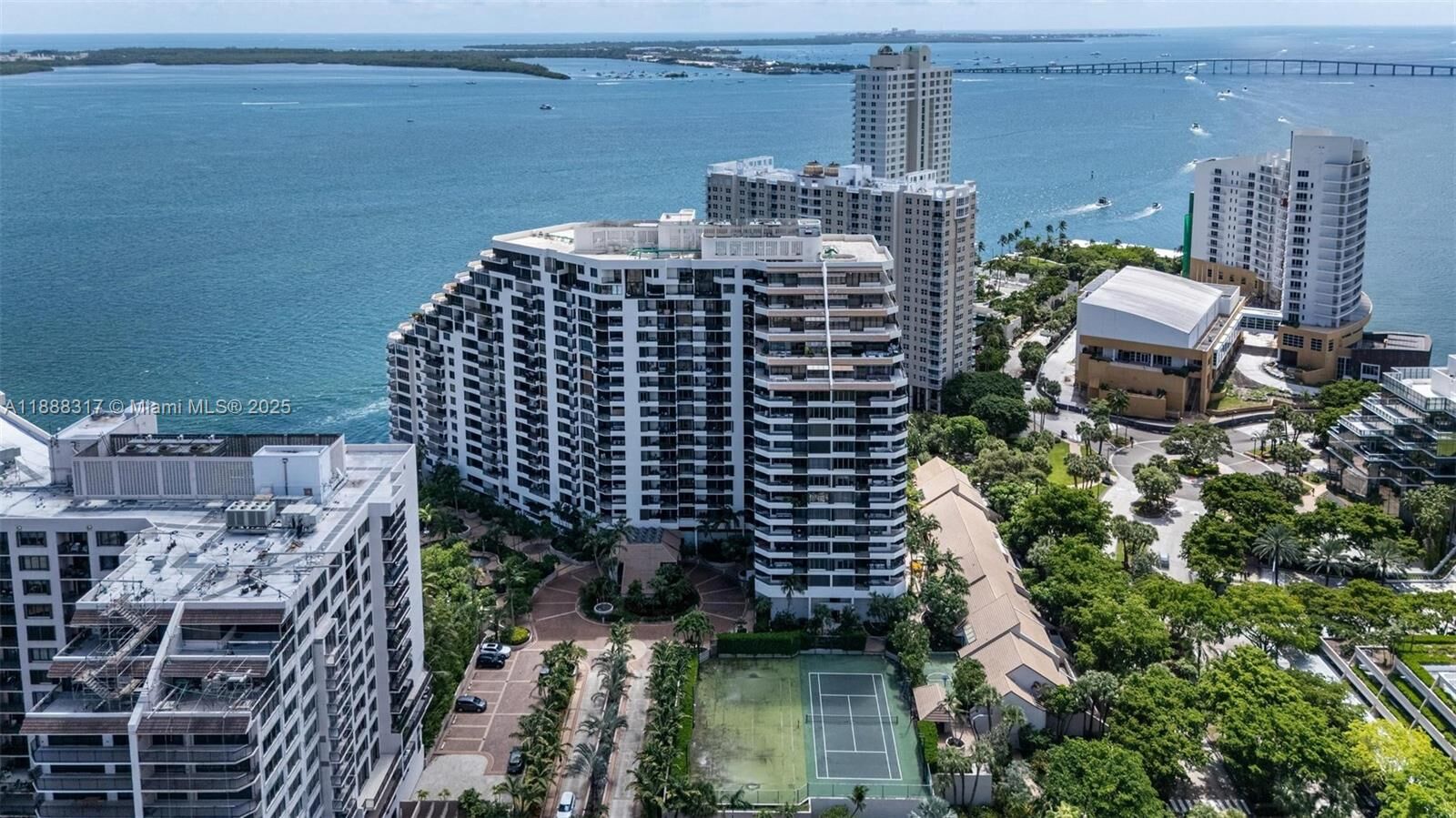Property Photo:  520 Brickell Key Dr A710  FL 33131 