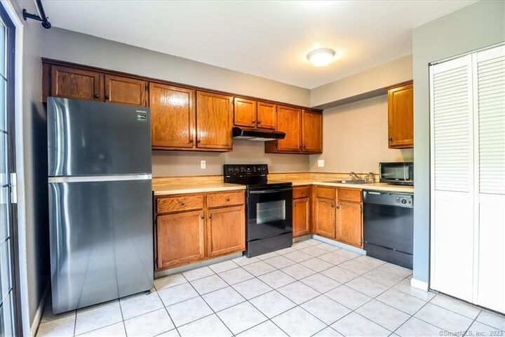 Property Photo:  173 Aspetuck Village 173  CT 06776