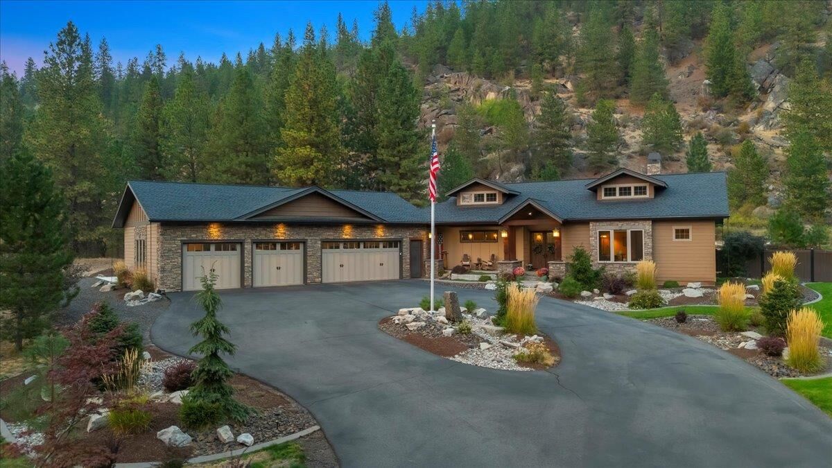 Property Photo:  13606 N Riverbluff Ln  WA 99208 