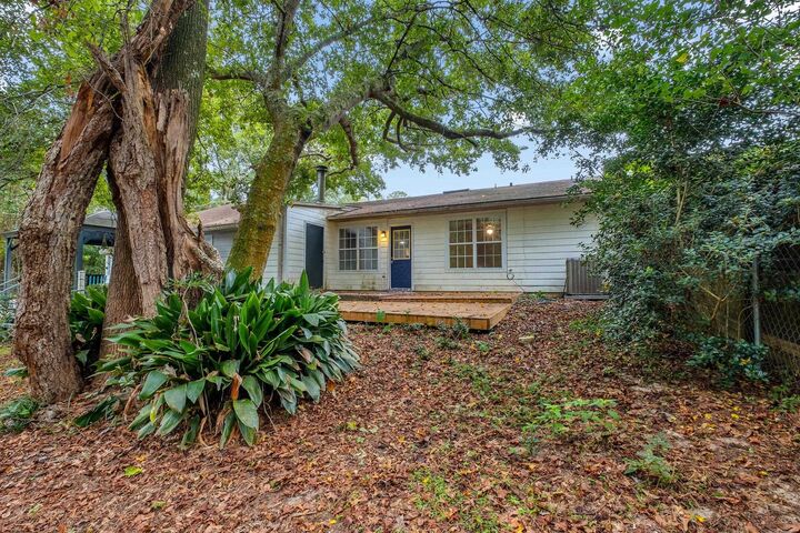 Property Photo: 3569 Fred George Road FL 32303