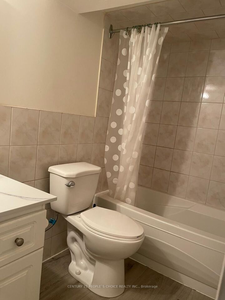 Photo de la propriété: 6993 Amour Terrace Bsmnt ON L5W 1G5