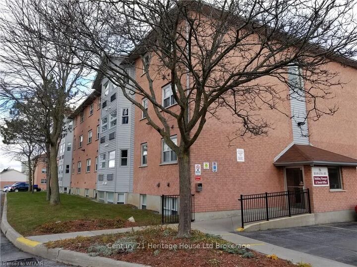 Photo de la propriété: 56 Hiawatha Road 21 ON N4T 1P2