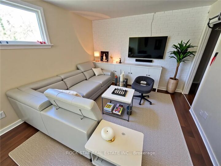 Property Photo: 77 Blackfriars Street ON N6H 1K8