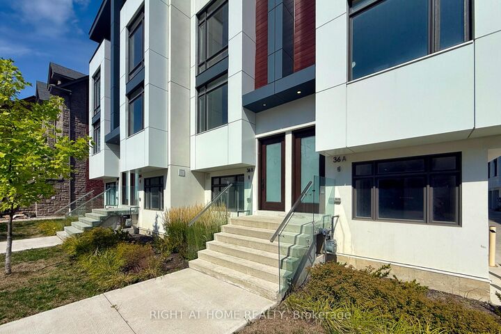 Photo de la propriété: 36B Churchill Avenue ON M2N 0L5