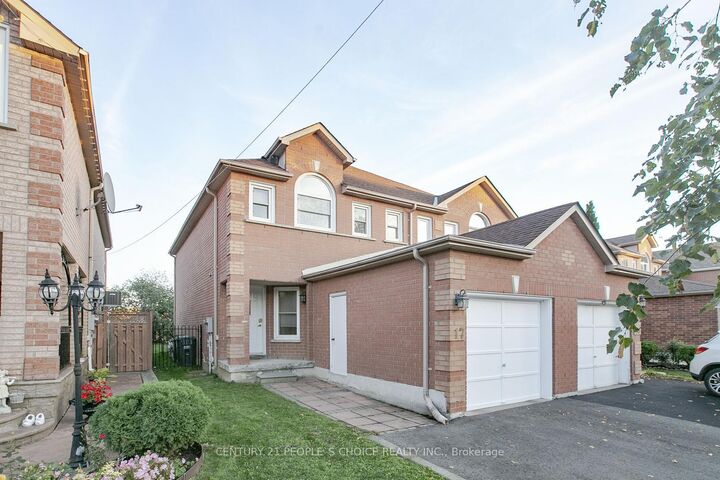 Property Photo:  17 Caruso Drive  ON L6Y 5B1 