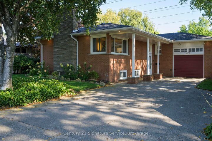 Property Photo:  1602 Carletta Drive  ON L4X 1E5 