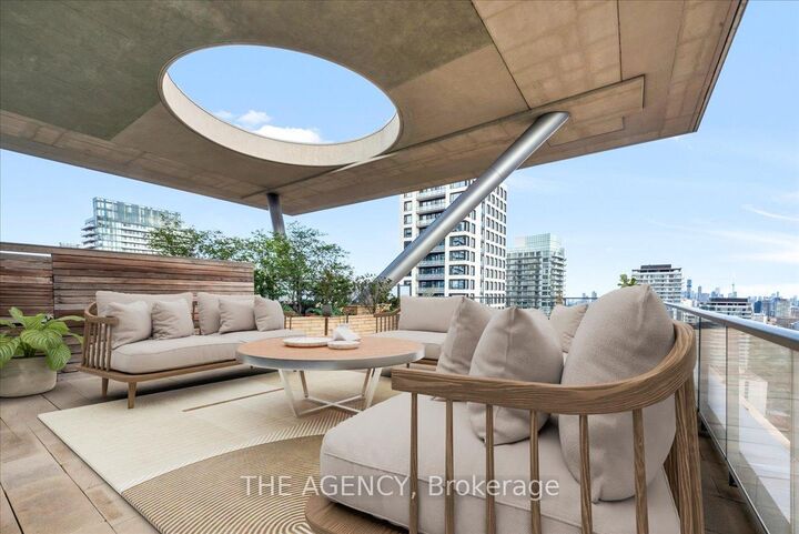 Property Photo:  70 Roehampton Avenue Ph15  ON M4P 1R2 