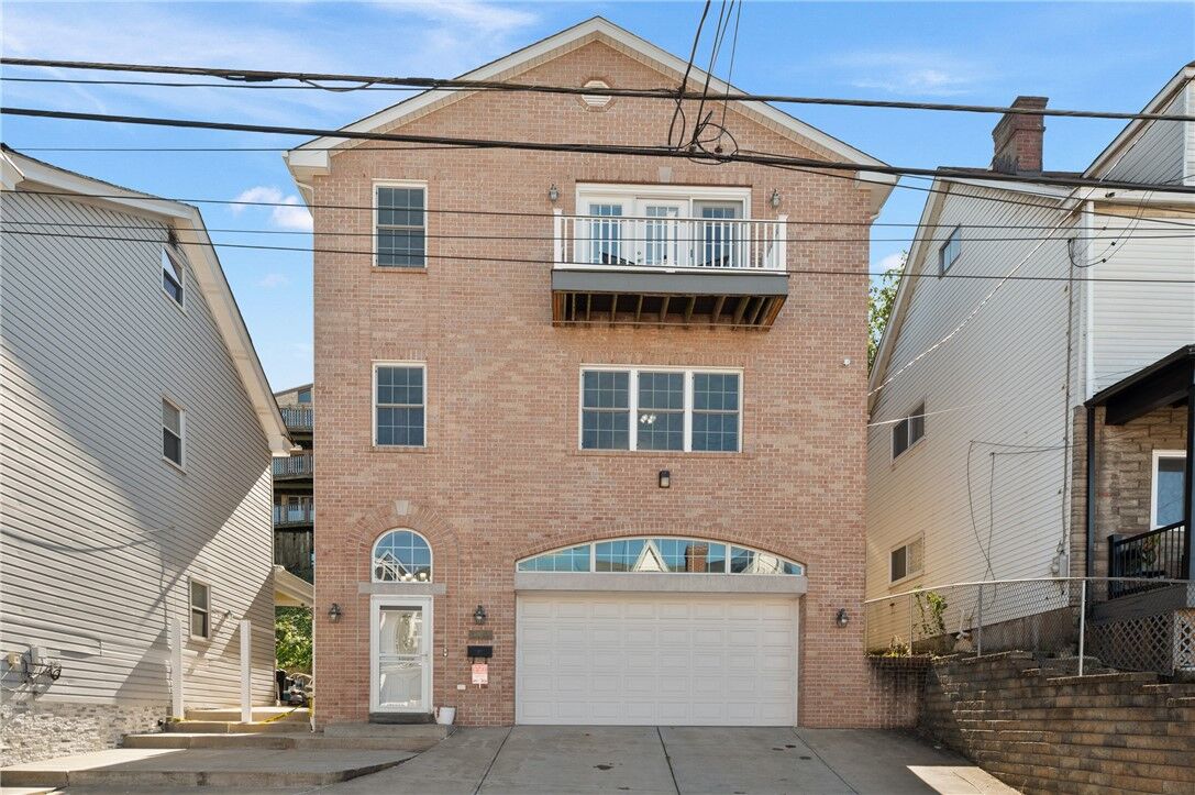 Property Photo:  11 Natchez St  PA 15211 