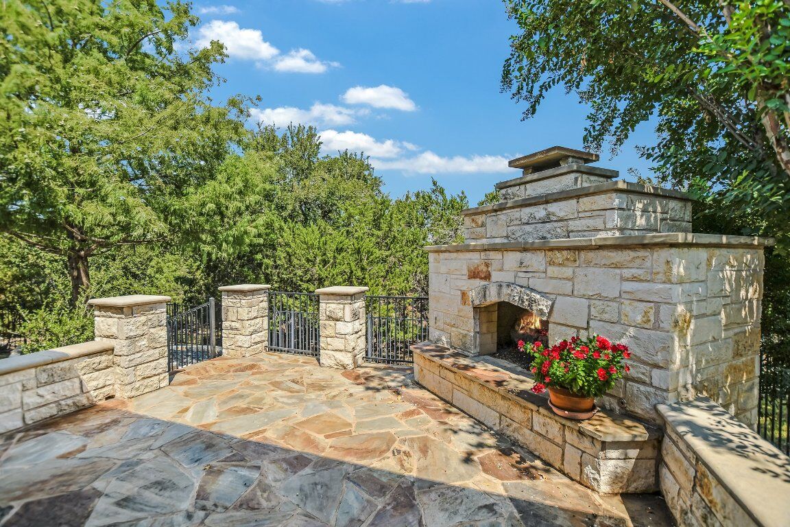 Property Photo: 121 Cathedral Mountain Pass TX 78633