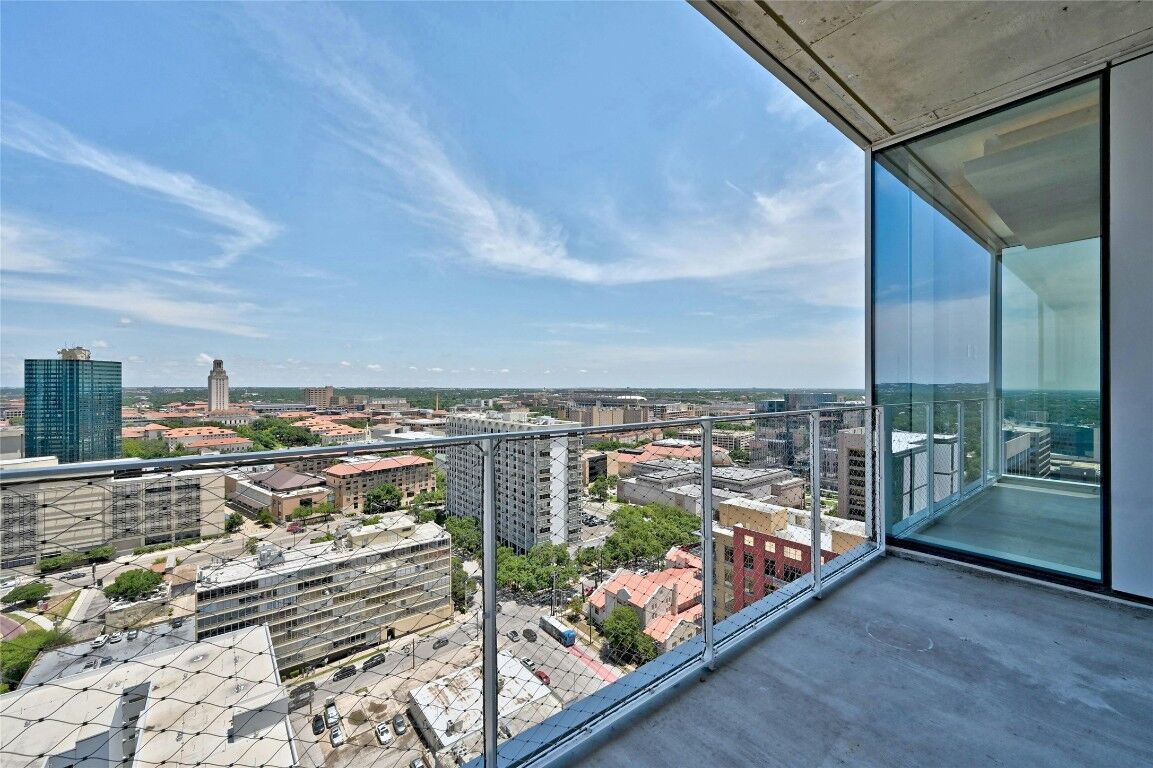 Property Photo: 313 W 17th Street 2101 TX 78701