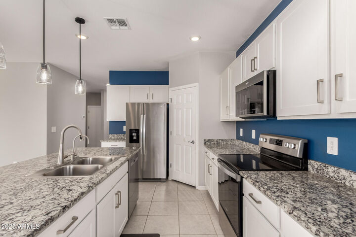 Property Photo: 10805 W Levi Drive AZ 85353