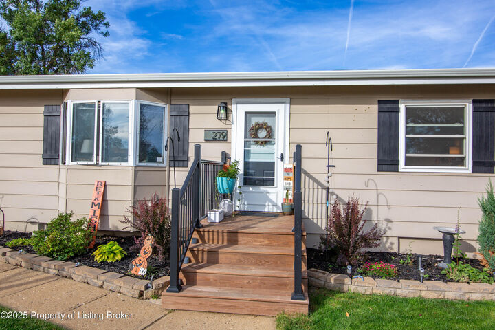 Property Photo:  279 Baker Avenue  ND 58601 