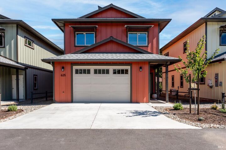 Property Photo: 625 Myron Street CA 95482