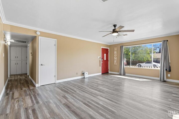 Property Photo:  615 2nd Street  CA 93268 