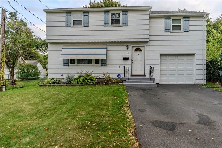 Property Photo: 182 Chesterfield Drive NY 14612