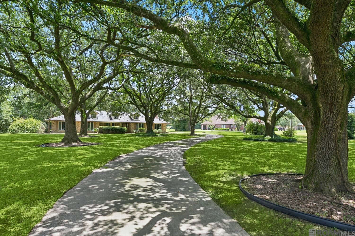 Property Photo:  10968 Foster Rd  LA 70811 