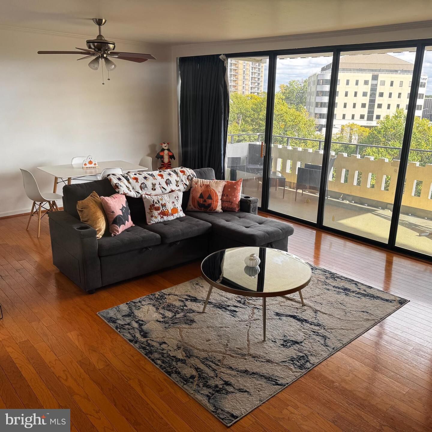 Property Photo: 6301 Stevenson Avenue 711 VA 22304