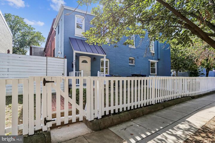 400 15th Street SE  Washington DC 20003 photo