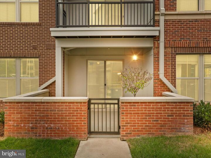 Property Photo:  10755 Fairgrounds Drive 101  VA 22030 