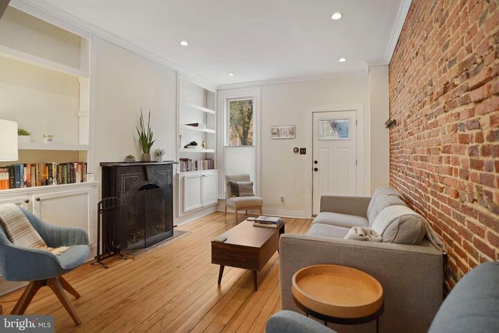 Property Photo:  1012 S Kenwood Avenue  MD 21224 