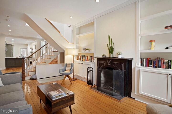 Property Photo:  1012 S Kenwood Avenue  MD 21224 