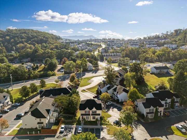 Property Photo:  2387 King Arthurs Ct  VA 22801