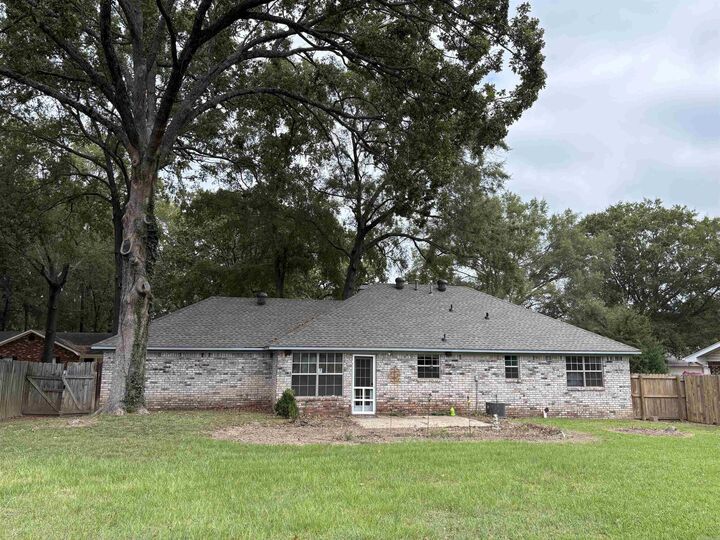 Property Photo:  9 Fair Oaks Drive  AR 72034 
