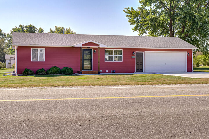 580 Lyon Street  Jewell IA 50130 photo