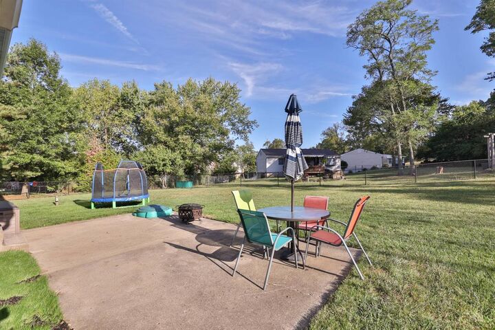 Property Photo: 2912 Orchardknoll Court OH 45239