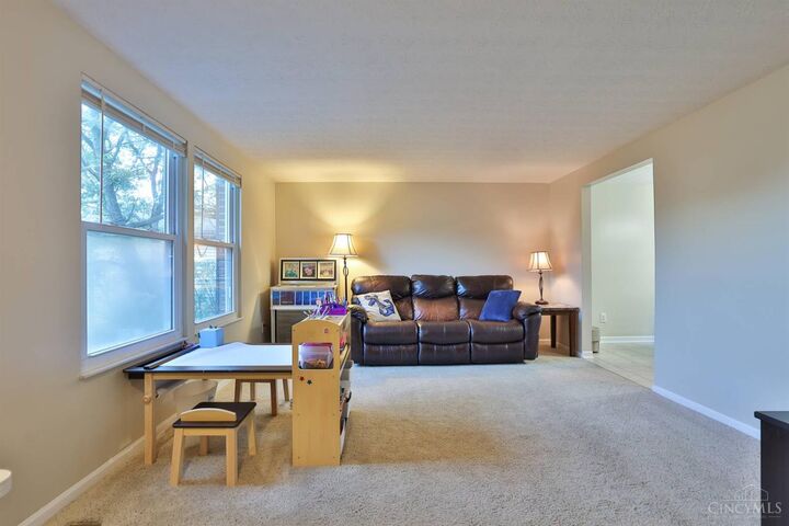 Property Photo:  2912 Orchardknoll Court  OH 45239 
