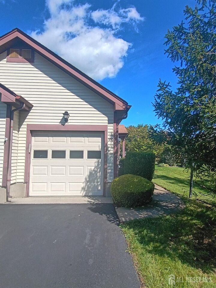 Property Photo:  35 Edinburgh Drive  NJ 08831 