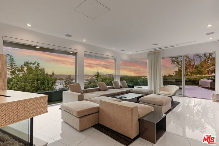 Property Photo:  1377 Miller Pl  CA 90069 