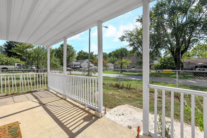 Property Photo: 868 Lawndale Avenue OH 43207