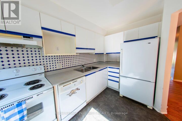 Property Photo:  242 Beatrice Drive  ON K2J 4P1 