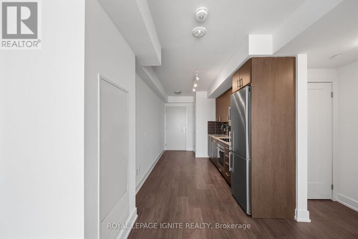 Property Photo:  2550 Simcoe Street North 906  ON L1L 0R5 