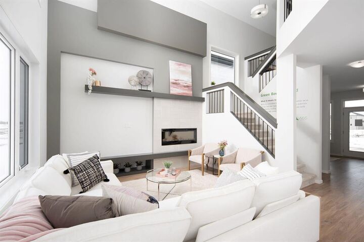 Property Photo:  213 Woodland Way  MB R4A 0E7 