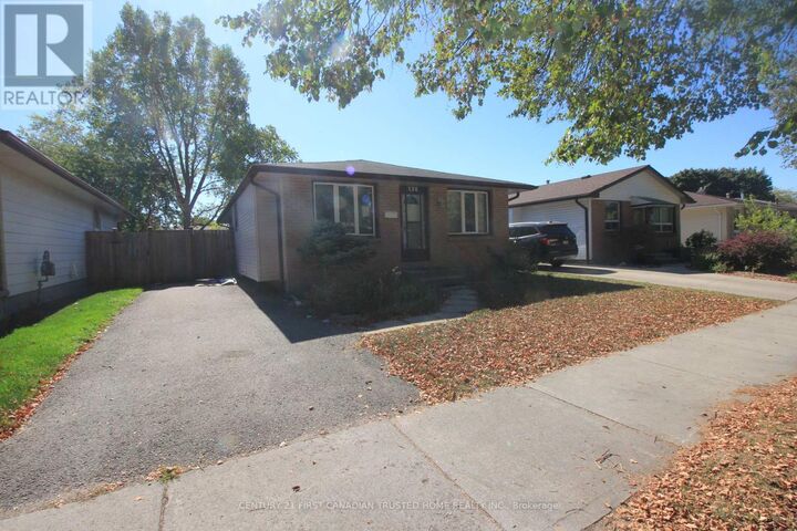 Property Photo:  136 Lacey Crescent  ON N6E 2E7 