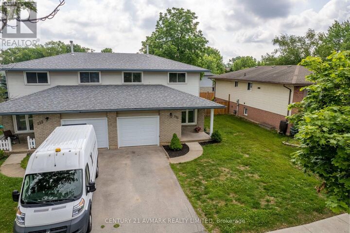 Photo de la propriété: 111 Northgate Drive ON L3C 5Y3