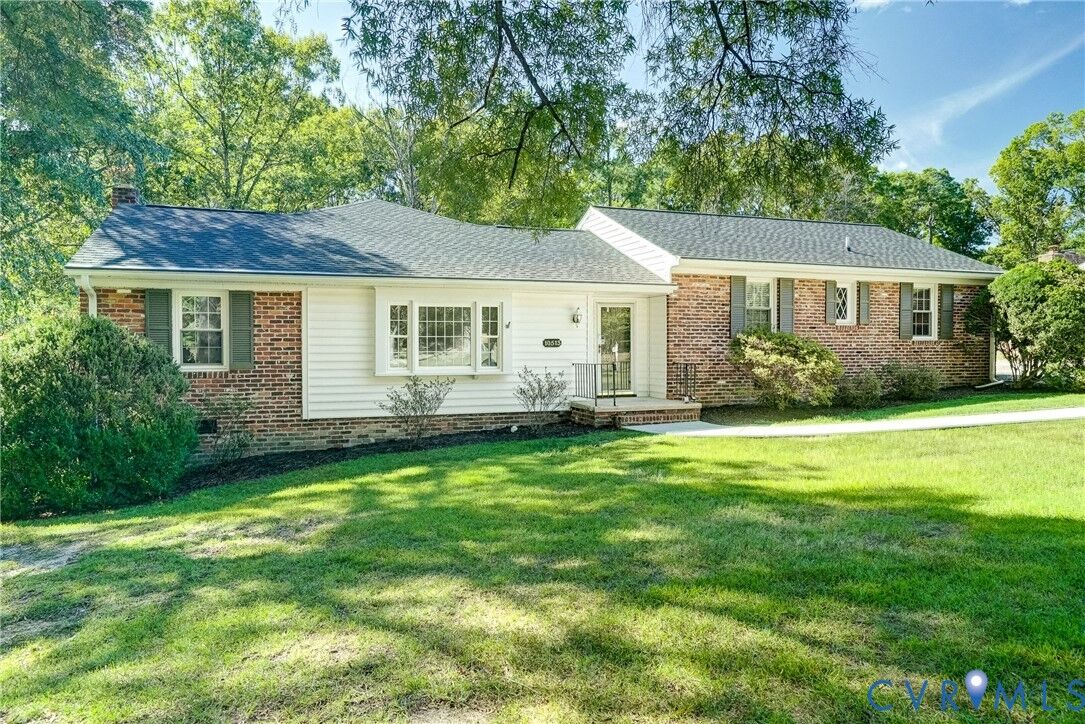 Property Photo: 10513 Gayton Road VA 23238