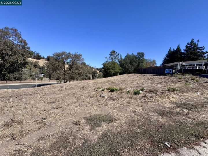 Property Photo:  Gladys Court  CA 94549 