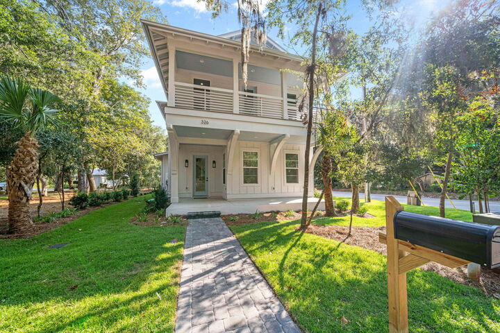 Property Photo:  326 E Mitchell Avenue  FL 32459 
