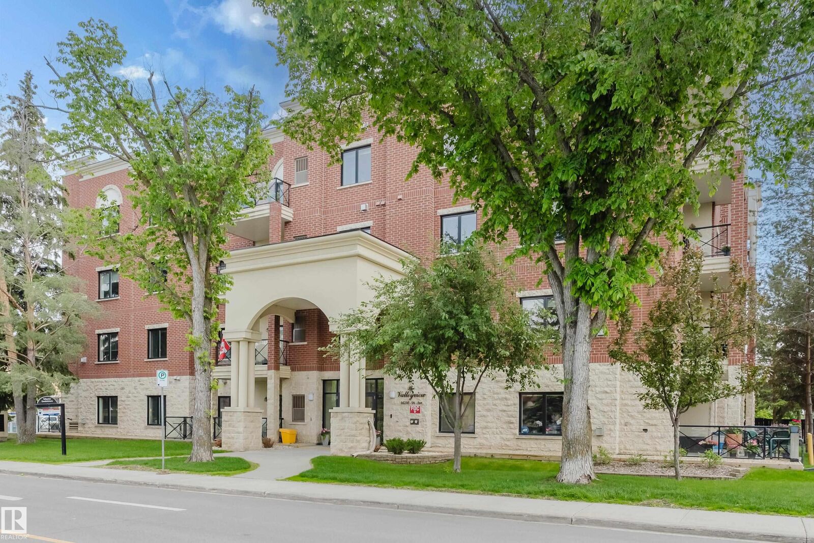 Property Photo:  14205 96 Avenue NW 402  AB T5N 0C2 