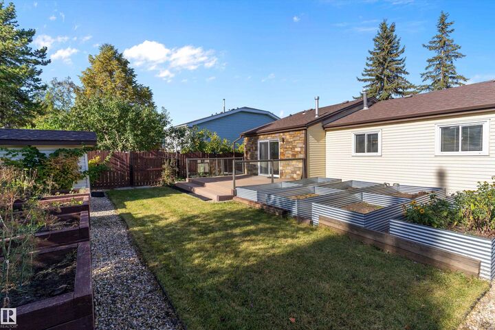 Property Photo: 10435 14 Avenue NW AB T6J 5R7