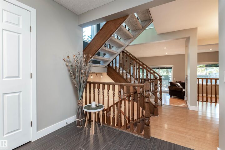 Property Photo:  614 Woodbridge Way  AB T8A 4E4 