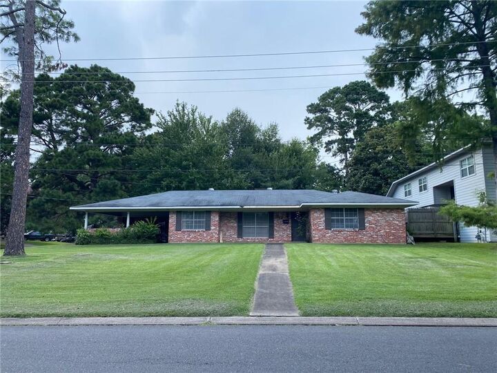 Property Photo:  714 Parkway Drive  LA 71457 